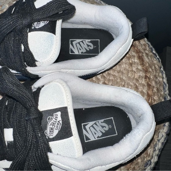 Vans Knu Skool Suede Sneakers - Picture 11 of 13